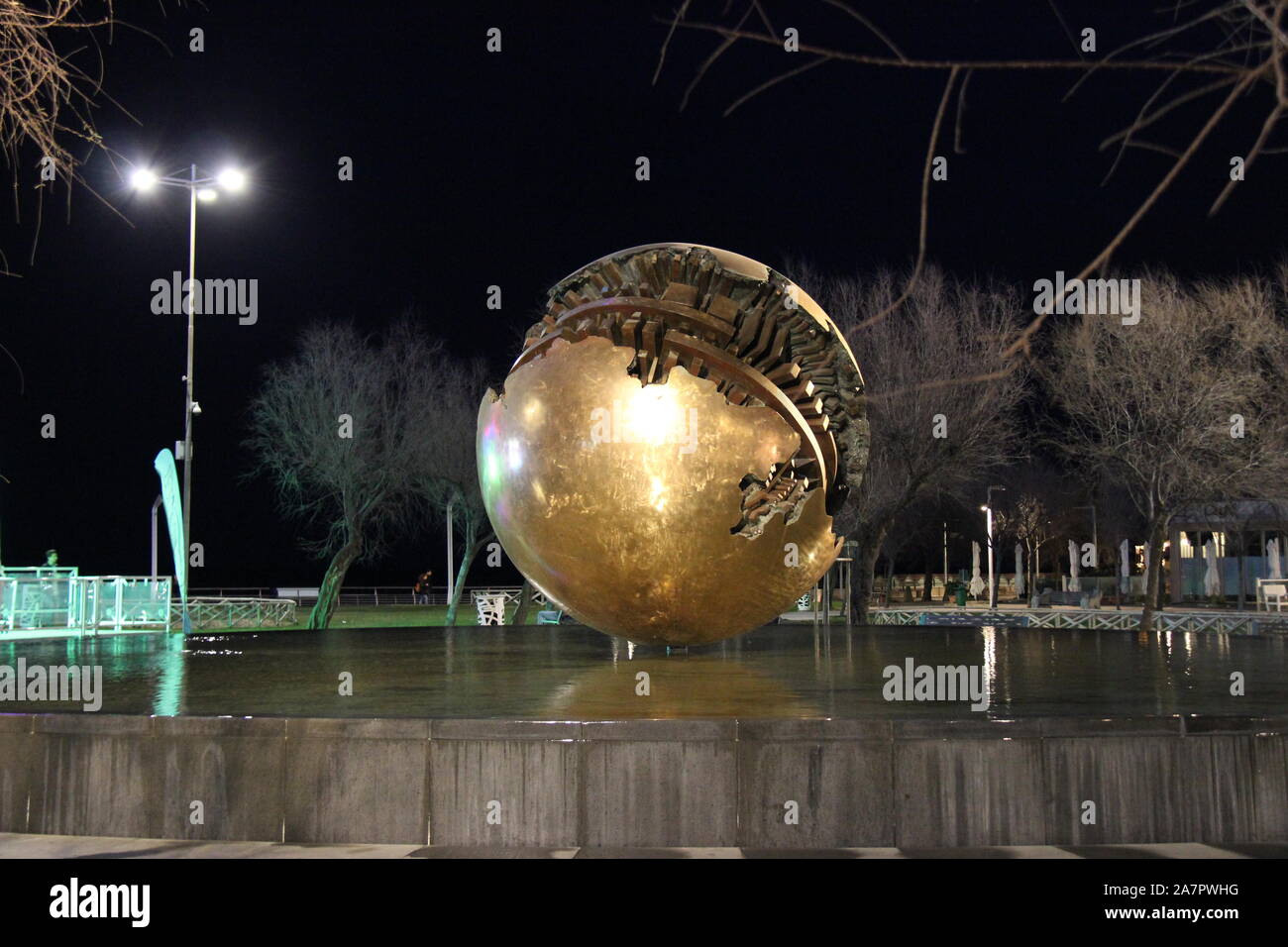 Sfera Grande di A. Pomodoro Stock Photo