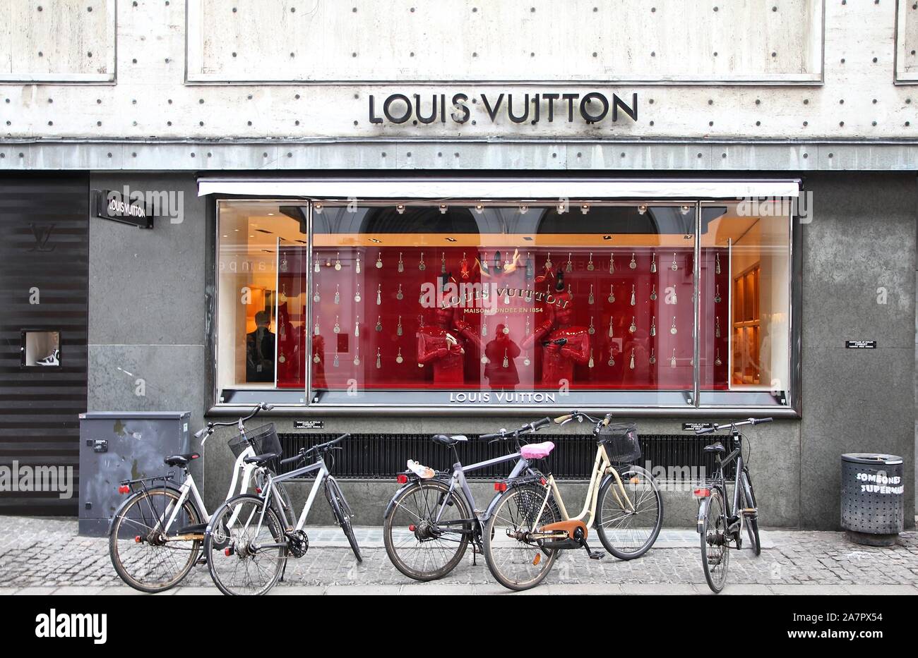 Louis Vuitton Store. Shop selling luxury, designer bags & luggage on  Amagertorv 2, Copenhagen,Denmark Stock Photo - Alamy