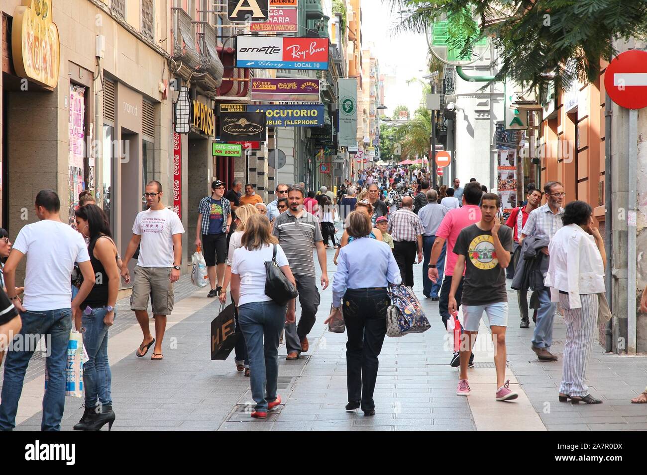 Santa Cruz De Tenerife Spain October 27 12 People Visit Shopping Area In Santa Cruz Spain Santa Cruz Is The Largest City On The Island Of Ten Stock Photo Alamy Santa Cruz De Tenerife Spain October 27 12 People Visit Shopping Area In Santa Cruz Spain Santa Cruz Is The Largest City On The Island Of Ten Stock Photo Alamy