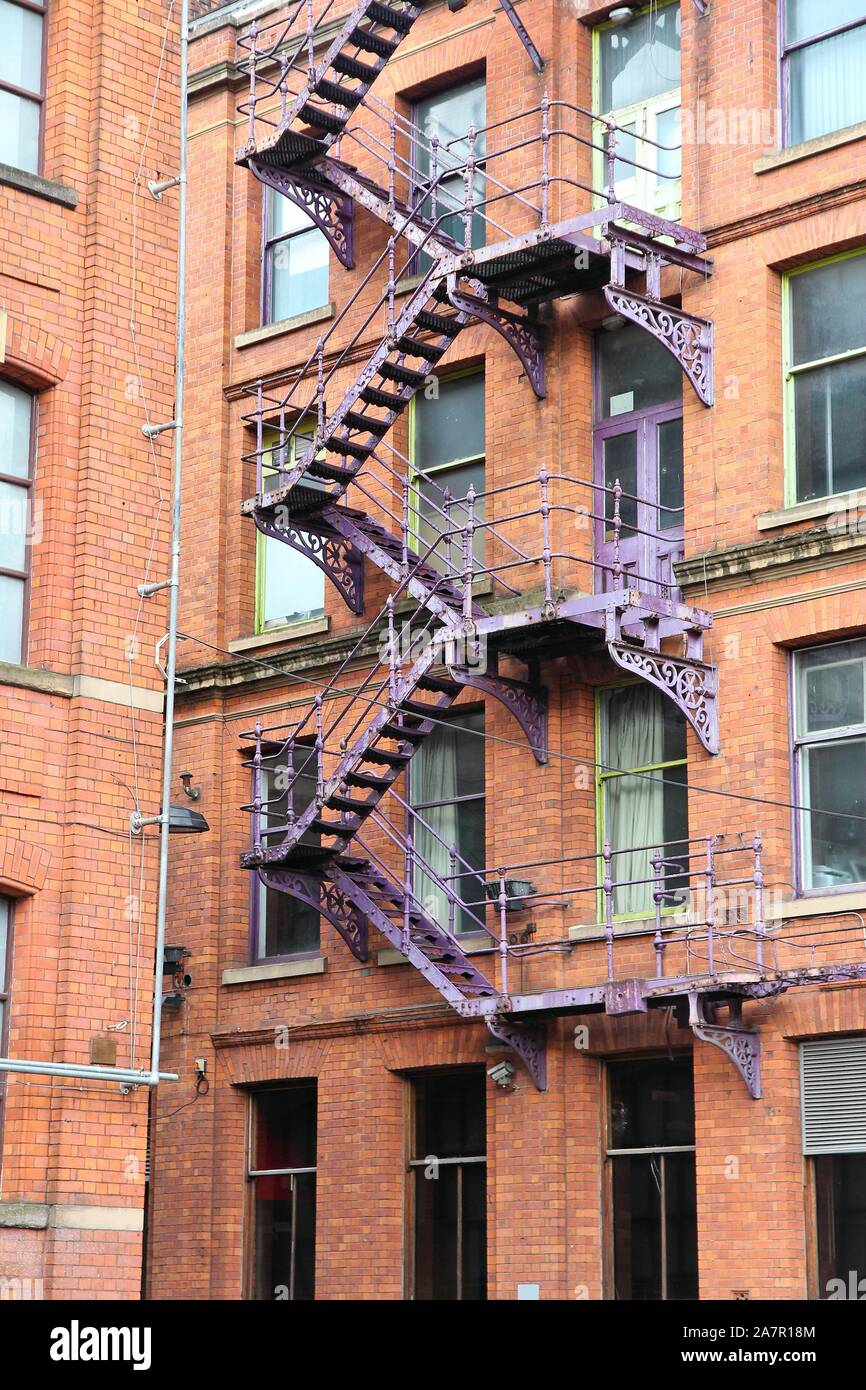 Uk fire escape stairs hi-res stock photography and images - Alamy