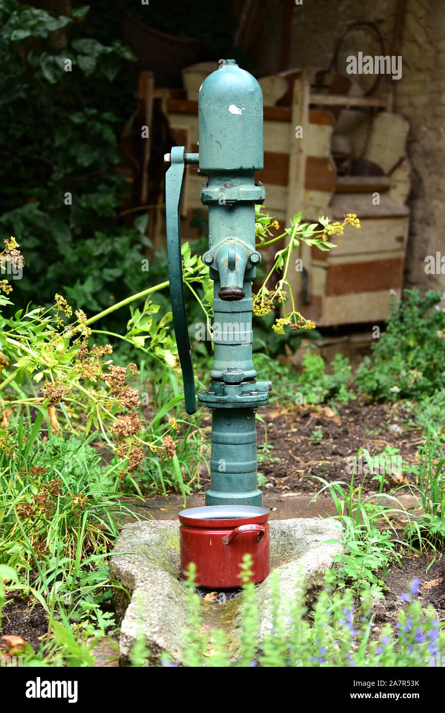Old cast iron water pump Stock Photo Alamy