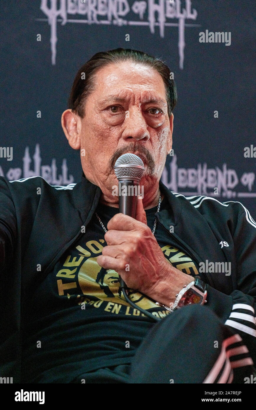 Breaking bad fans hires stock photography and images Alamy