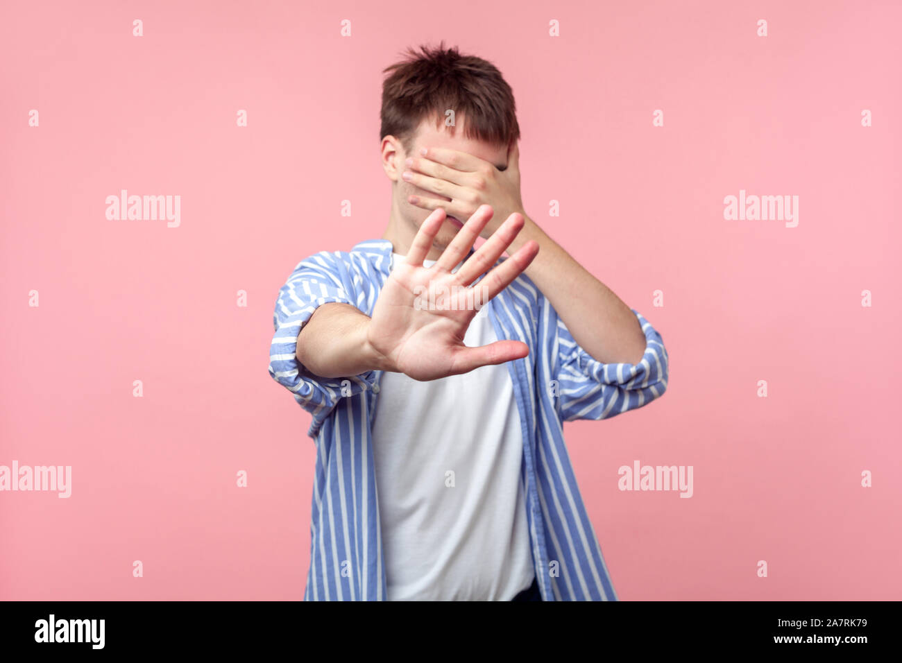 Refusing to race hi-res stock photography and images - Alamy