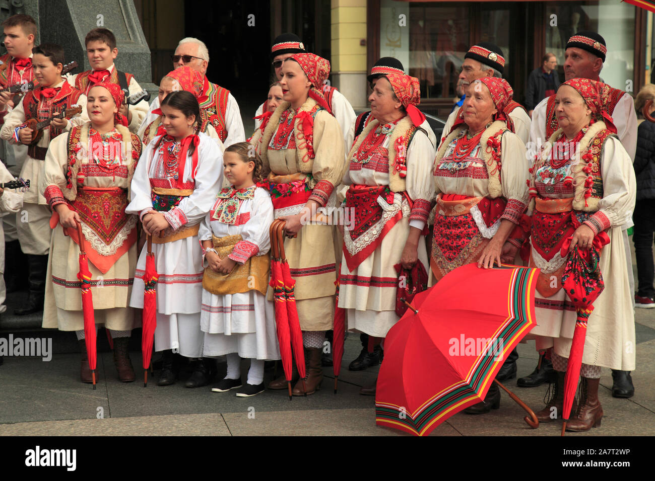 Croatia, Zagreb, people in traditional dress Stock Photo Alamy