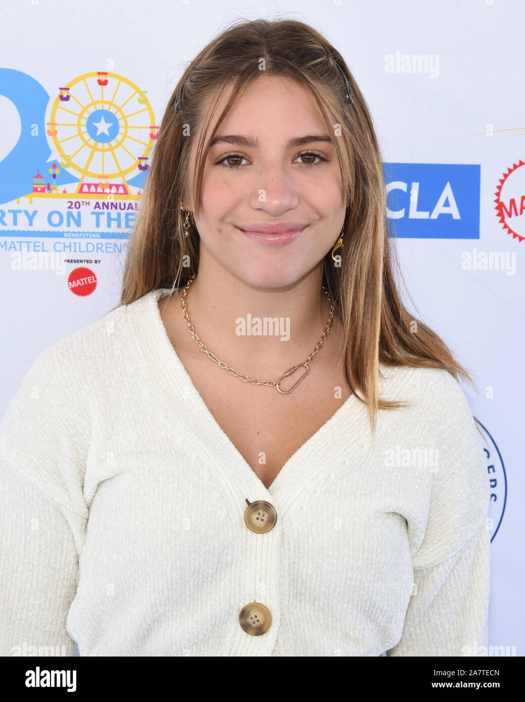 Mackenzie ziegler hi-res stock photography and images - Alamy