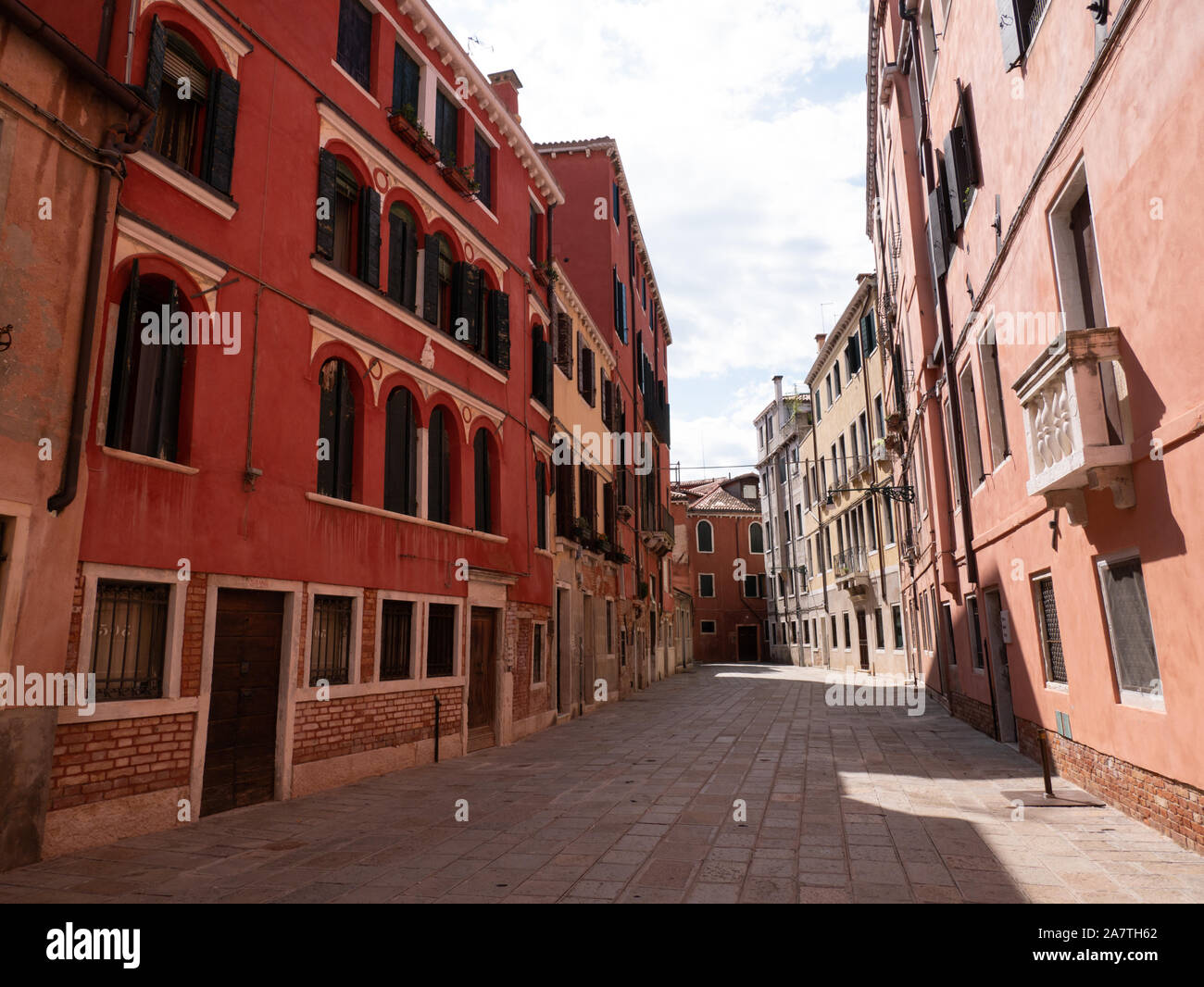 Narrow street in Venice Italy Stock Photo Alamy