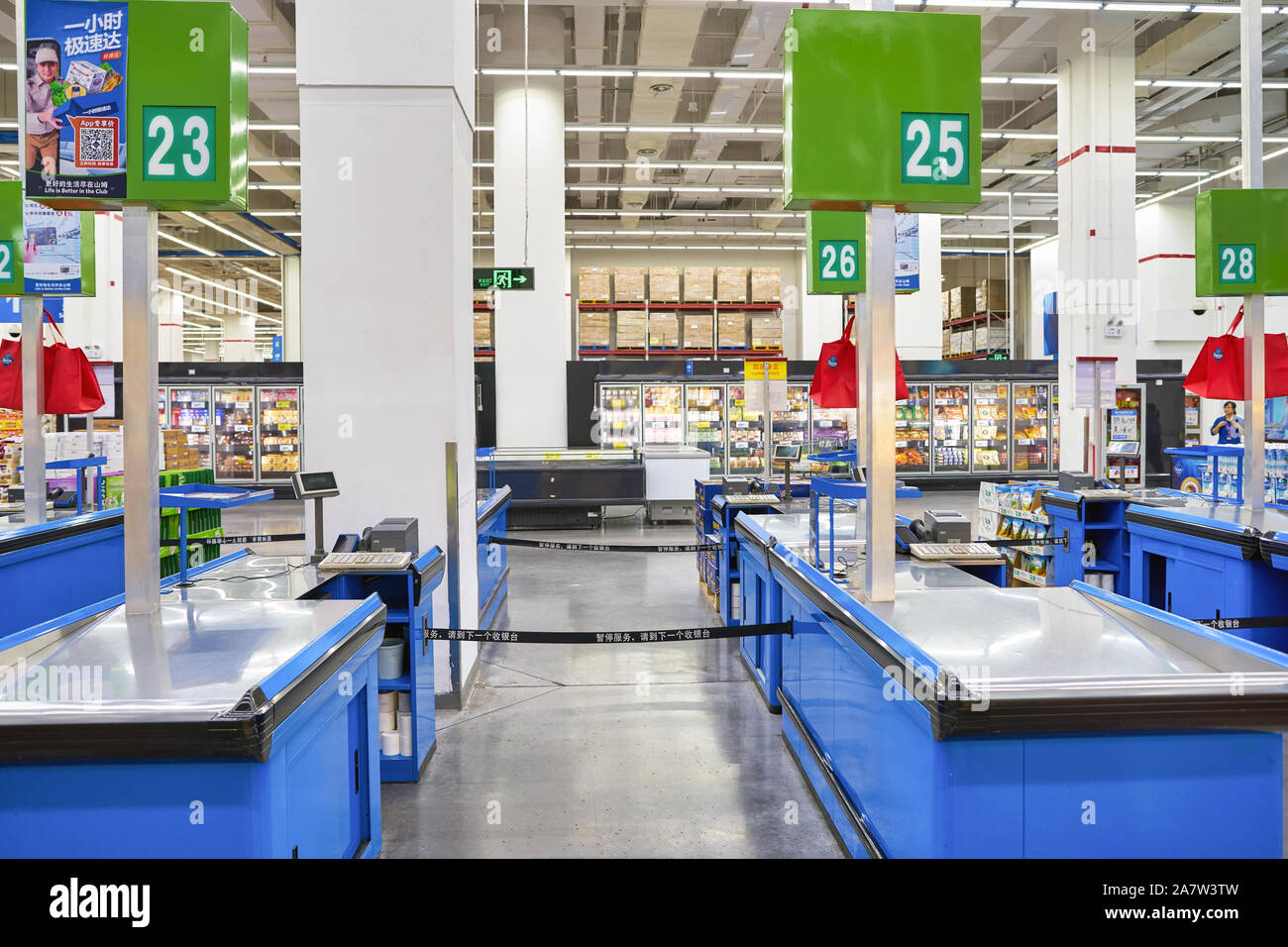 Checkout Counters High Resolution Stock Photography and Images Alamy