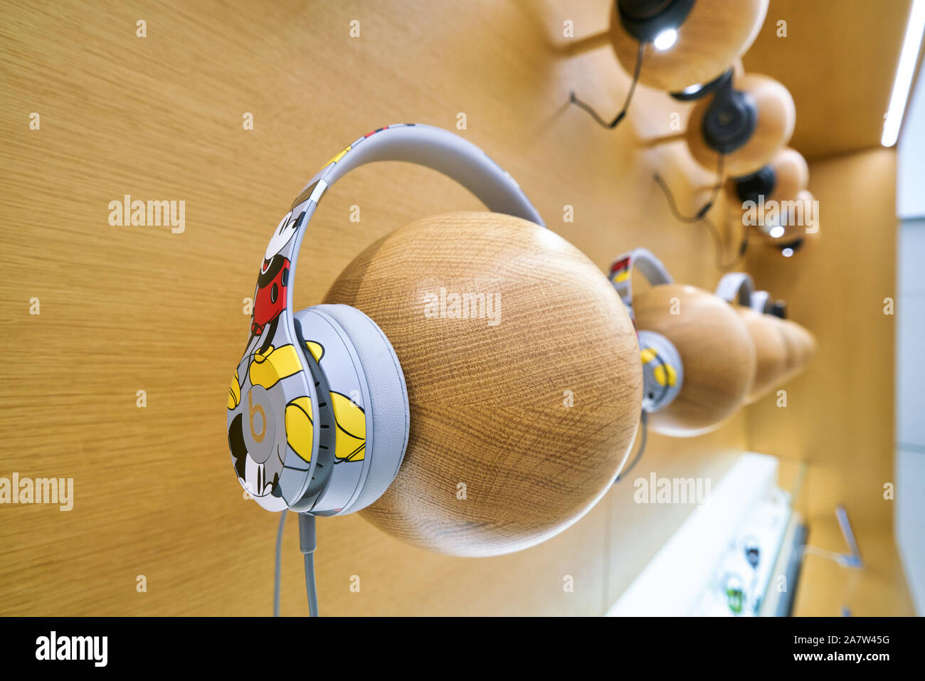 Beats headphones hi-res stock photography and images - Page 3 - Alamy