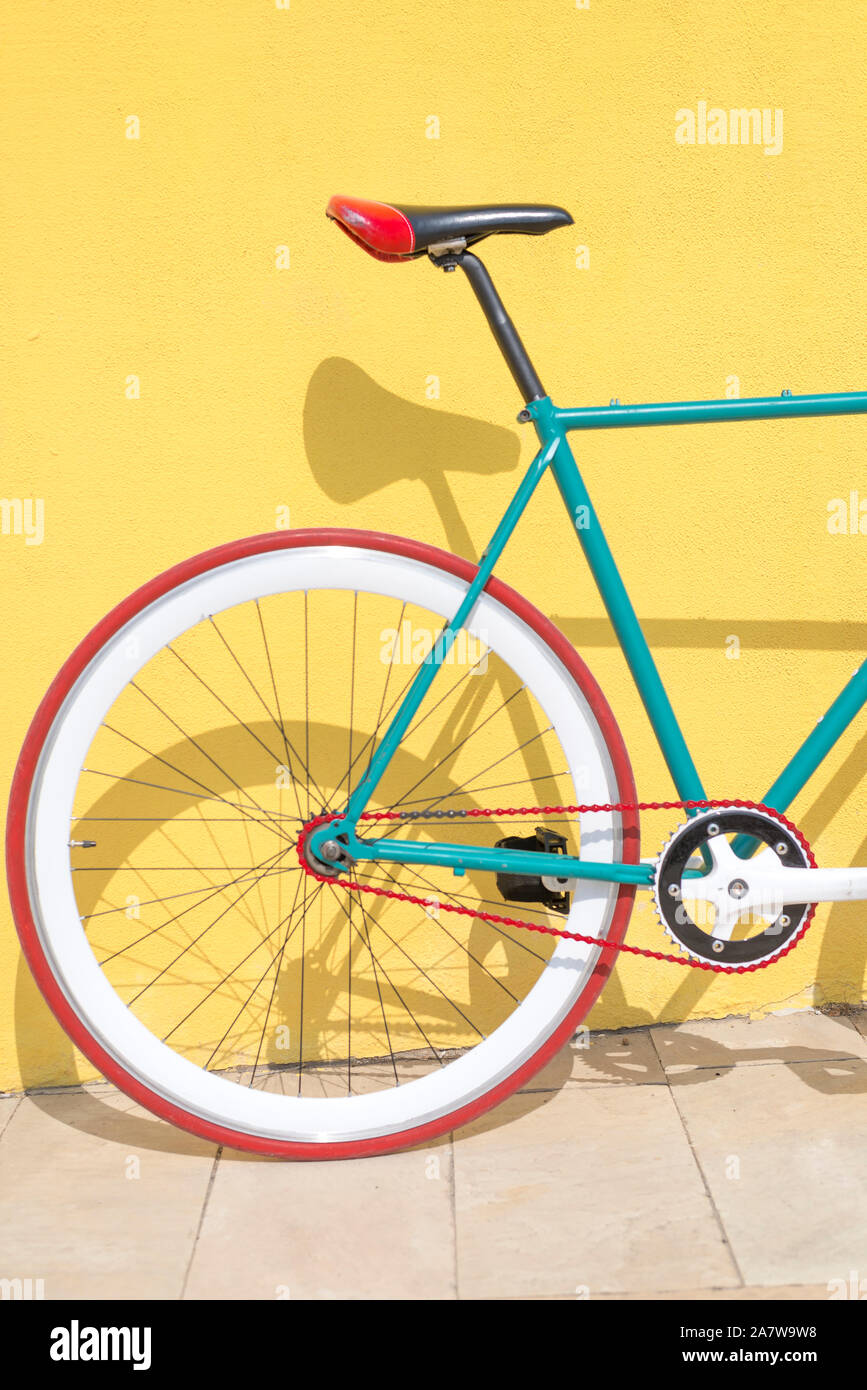 Fixed gear bike studio hi-res stock photography and images - Alamy