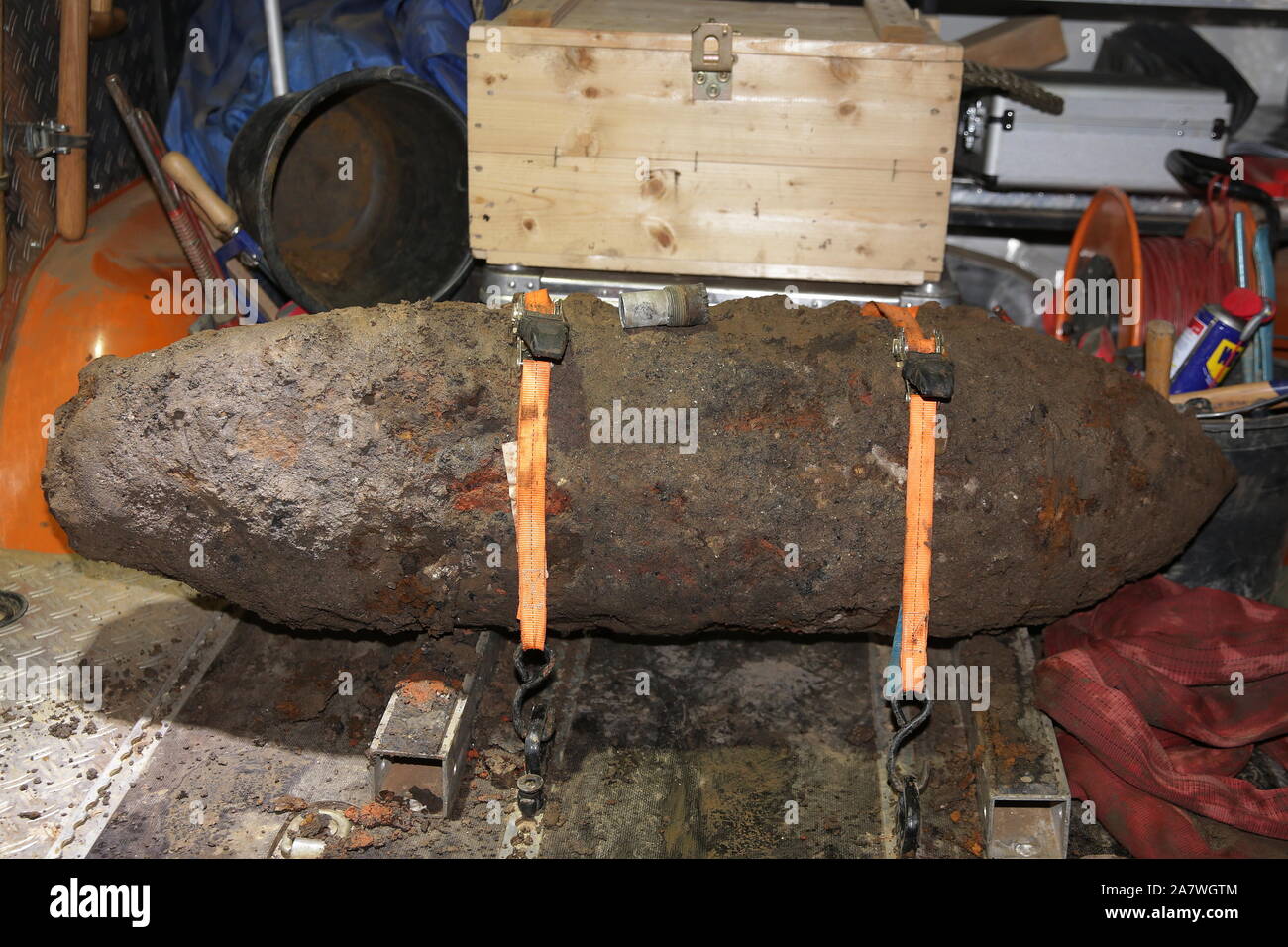 Duesseldorf, Germany. 04th Nov, 2019. Bomb find in Derendorf district. On a construction site in the Rose-Ausländer-Straße, an American five-tentner bomb from the Second World War was found during construction work. The successfully defused bomb is in a vehicle ready for transport. Credit: David Young/dpa/Alamy Live News Stock Photo