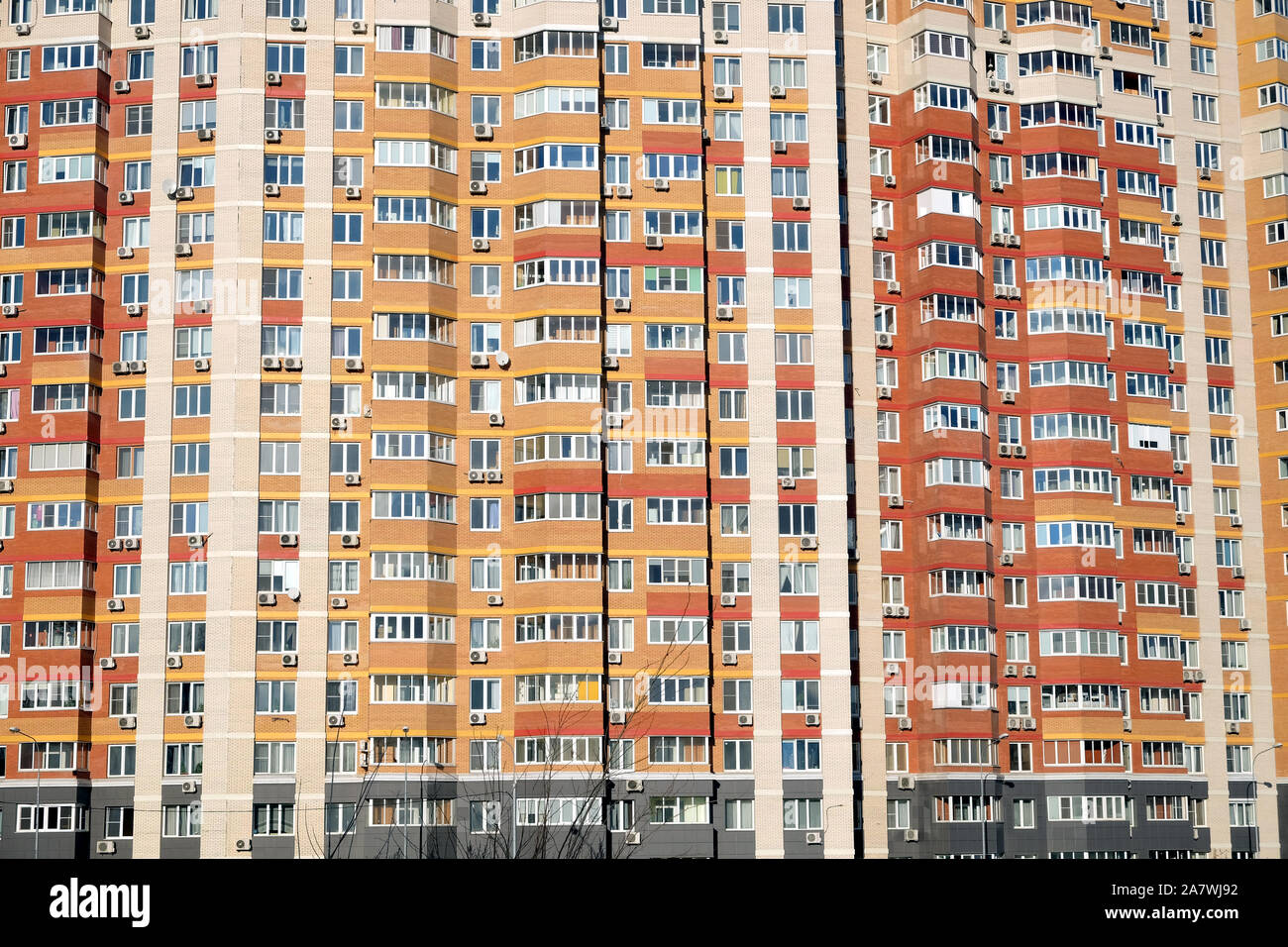 Multi storey flats hi-res stock photography and images - Alamy