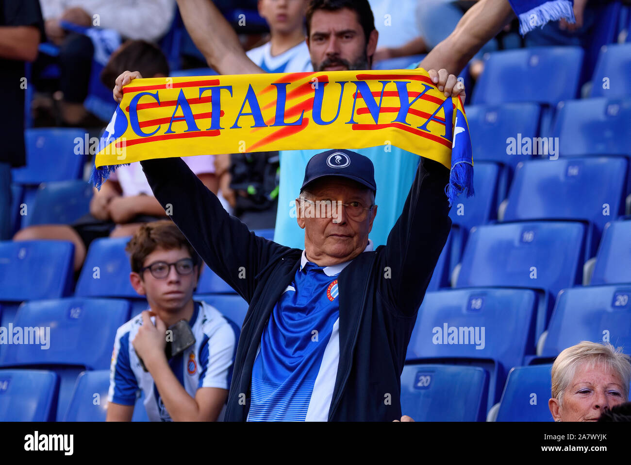 mm Transcend Konvertere Espanyol supporter hi-res stock photography and images - Alamy