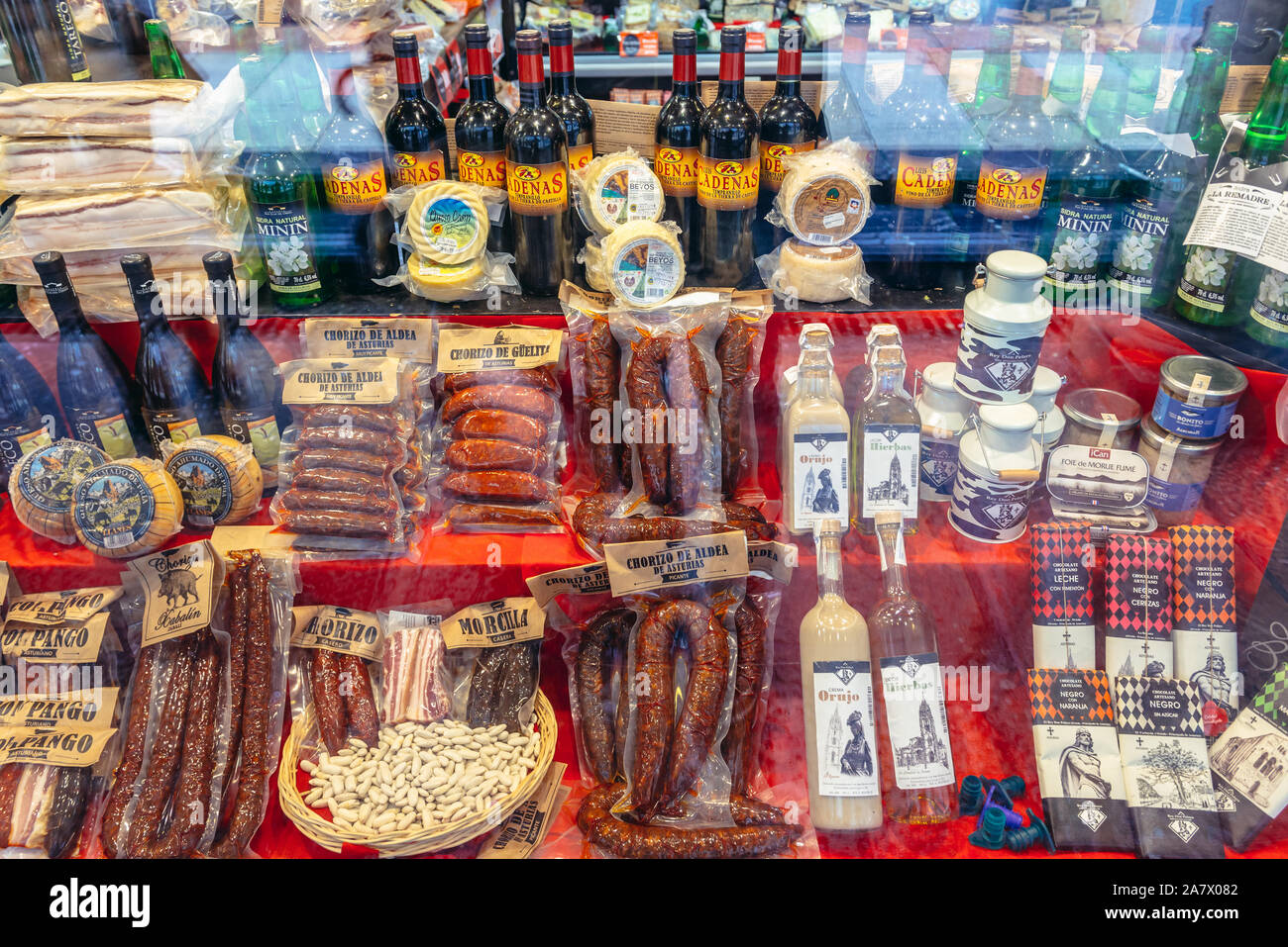 Shop window of grocery shop on Calle Fierro - street on the Old Town of Oviedo in Asturias region, Spain Stock Photo