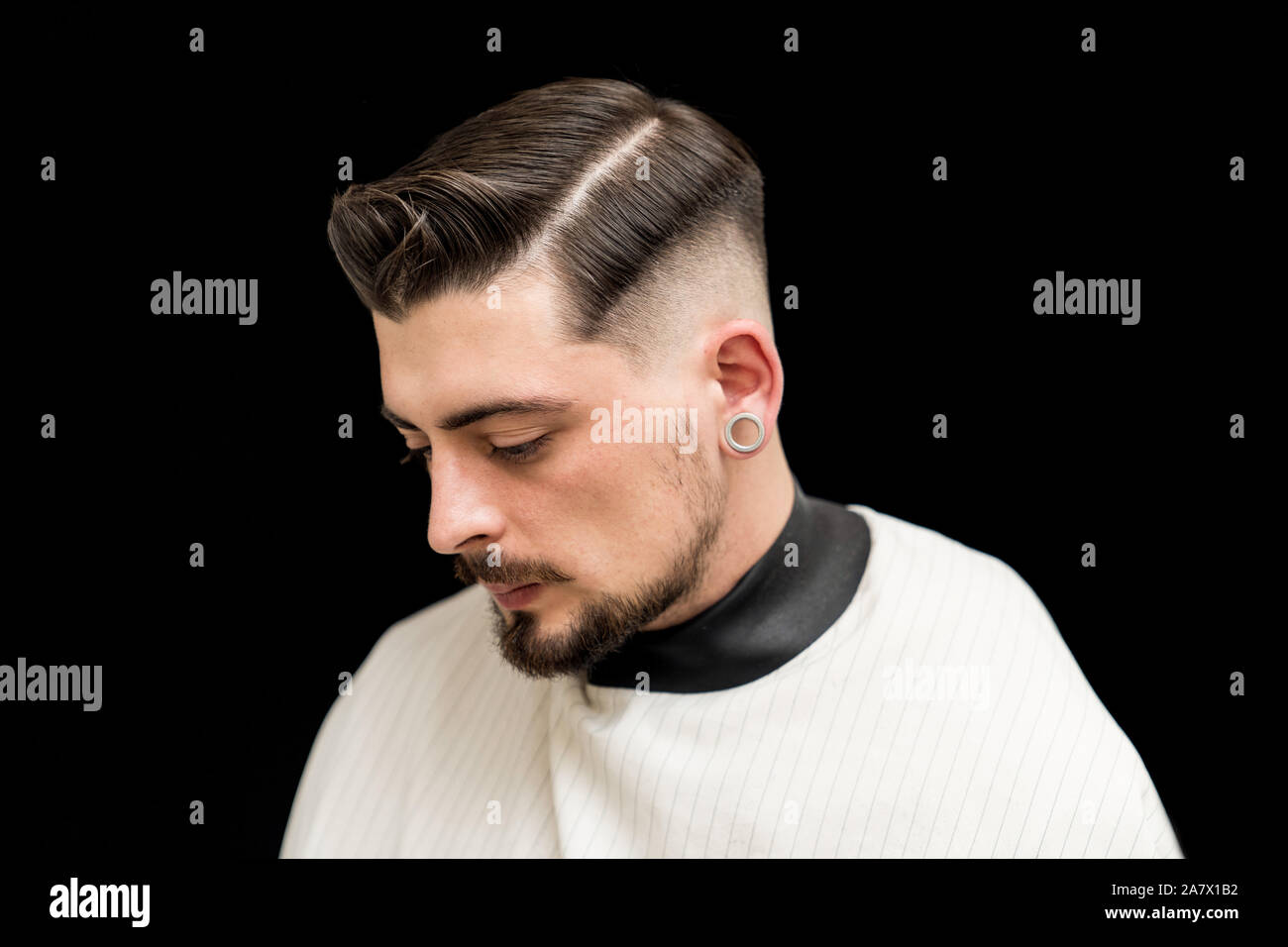 Final haircut. Men's hair and beard care Stock Photo - Alamy