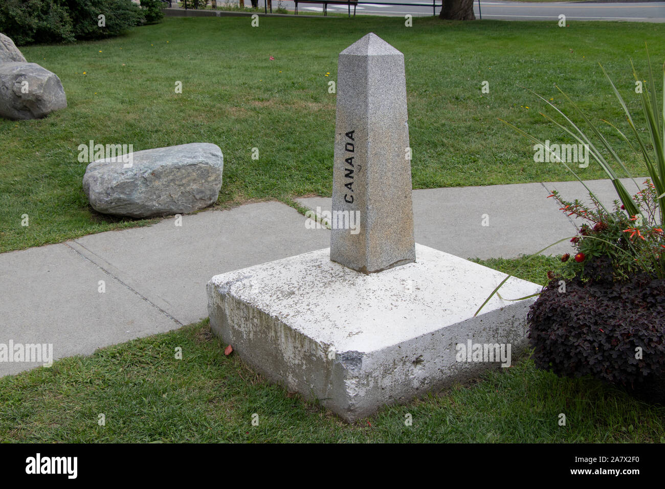 Sidewalk Border Hi res Stock Photography And Images Alamy