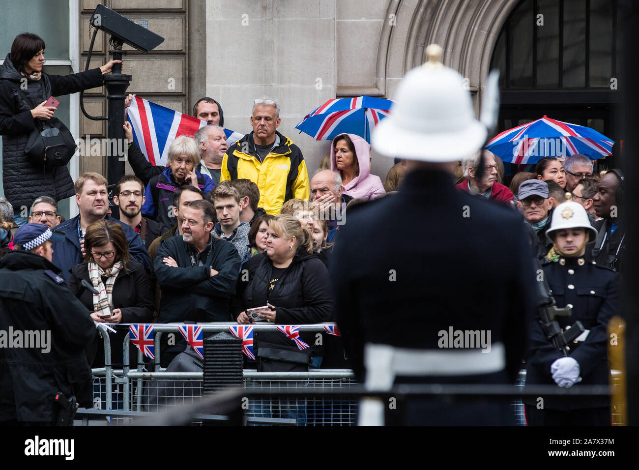 London, UK. 14 October, 2019. Pro-Brexit activists in Parliament Street await the arrival of the Queen en route to the State Opening of Parliament. Cr Stock Photo
