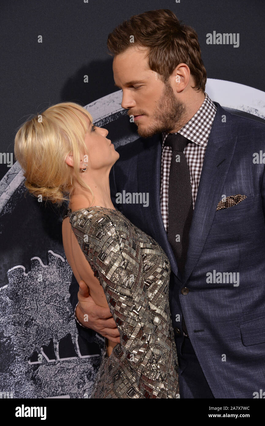 LOS ANGELES, CA - JUNE 10, 2015: Chris Pratt & wife Anna Faris at the world premiere of his movie 'Jurassic World' at the Dolby Theatre, Hollywood. © 2015 Paul Smith / Featureflash Stock Photo