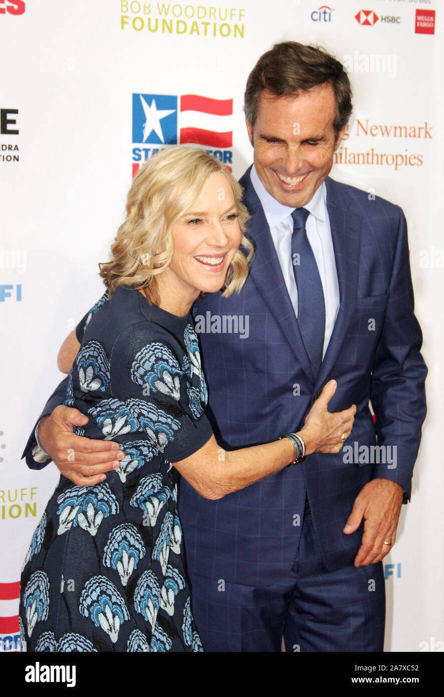 New York, NY, USA. 4th Nov, 2019. Lee Woodruff and Bob Woodruff at 13th  Annual Stand Up For Heroes during the 2019 New York Comedy Festival at Hulu  Theater at Madison Square