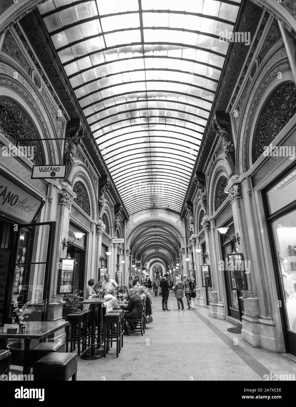 Shopping in vienna Black and White Stock Photos & Images - Alamy