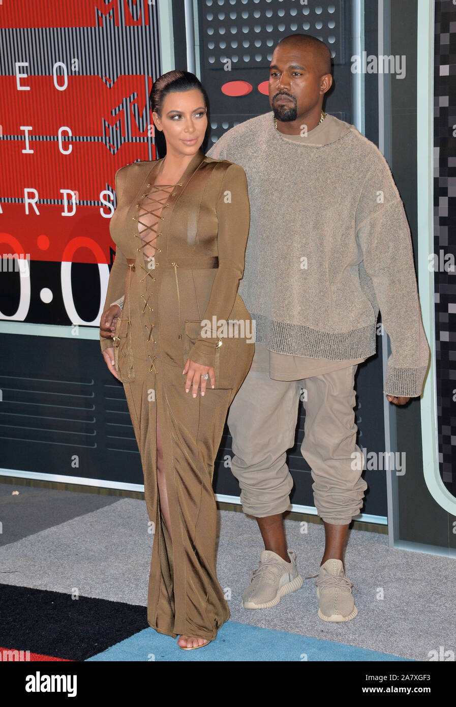 LOS ANGELES, CA - AUGUST 30, 2015: Kim Kardashian & Kanye West at the 2015  MTV Video Music Awards at the Microsoft Theatre LA Live. © 2015 Paul Smith  / Featureflash Stock Photo - Alamy