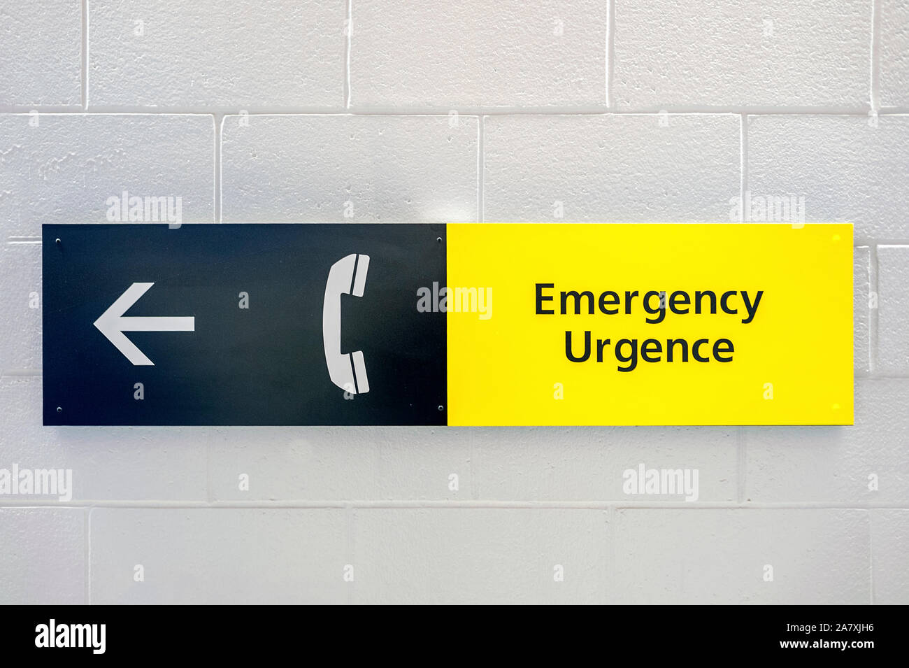 Sign to indicate Emergency telephone Stock Photo