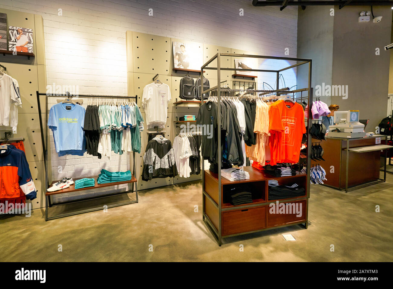 Adidas store shenzhen hi res stock photography and images Alamy