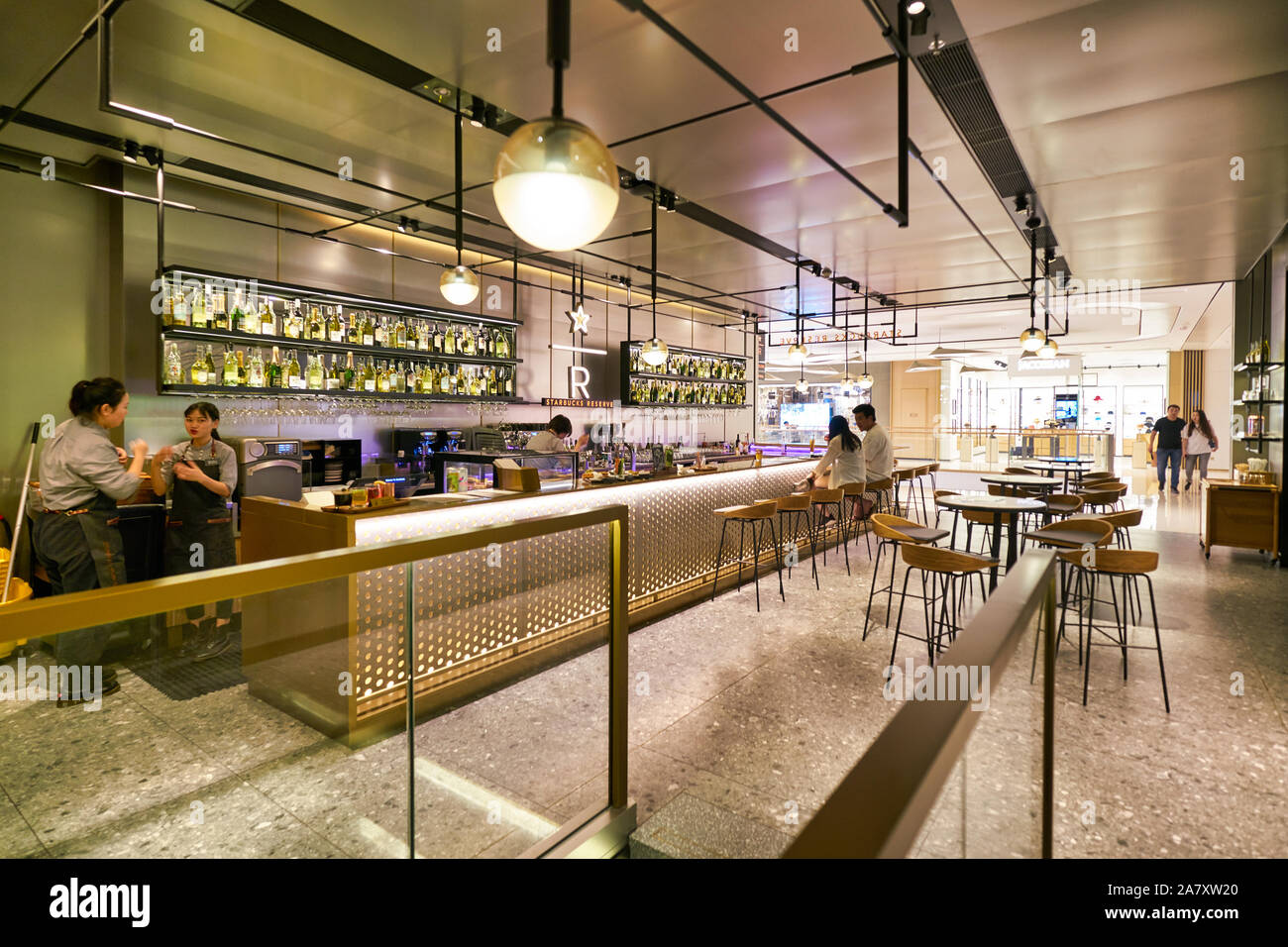 Starbucks reserve bar hi-res stock photography and images - Alamy