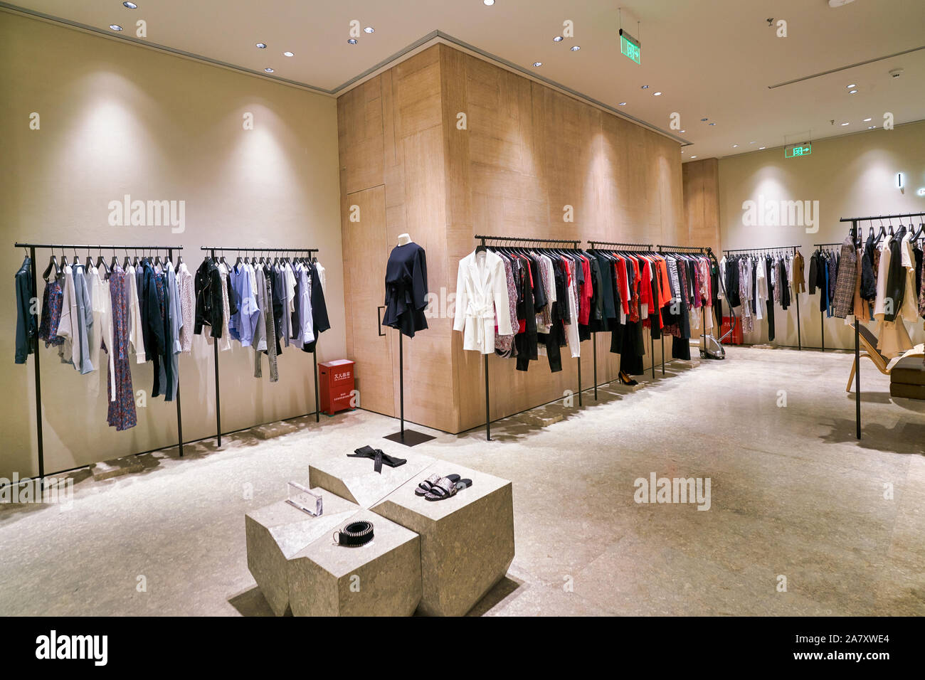 Iro boutique hi-res stock photography and images - Alamy