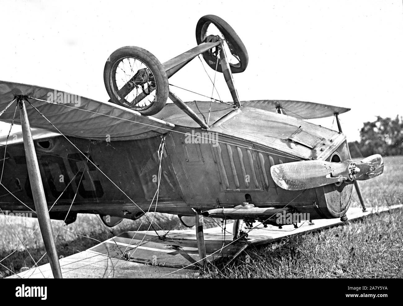 Upside down plane Black and White Stock Photos & Images - Alamy
