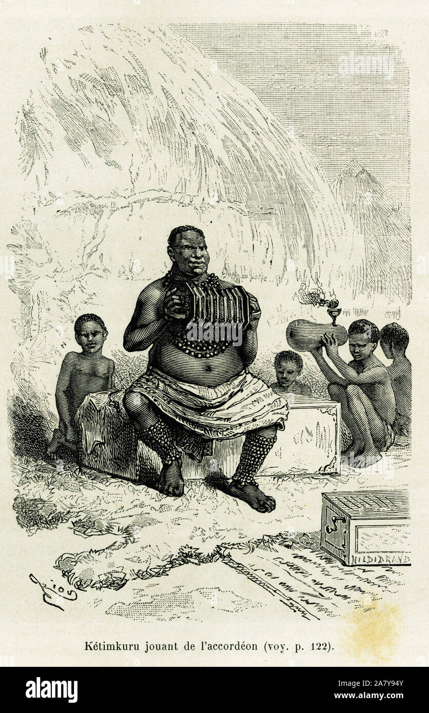 Ketimkuru, chef de tribu, jouant de l'accordeon. Gravure de Riou pour illustrer le recit Les lacs de l'Afrique Equatoriale, par Victor Giraud, enseign Stock Photo