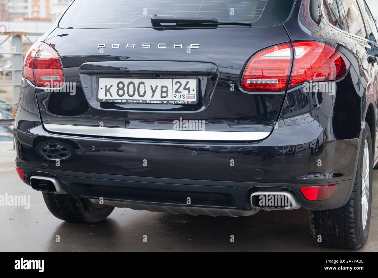 Novosibirsk, Russia - 10.22.2019: Rear view of Porsche Cayenne Diesel 958  2012 in black color after cleaning before sale in a sunny summer day Stock  Photo - Alamy