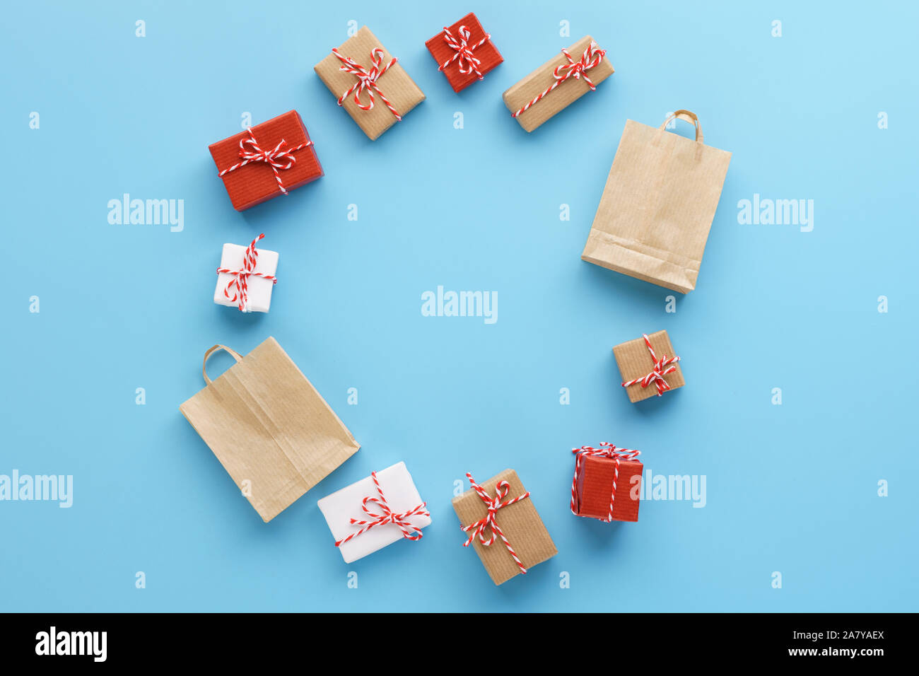 Circle made gift boxes hi-res stock photography and images - Alamy