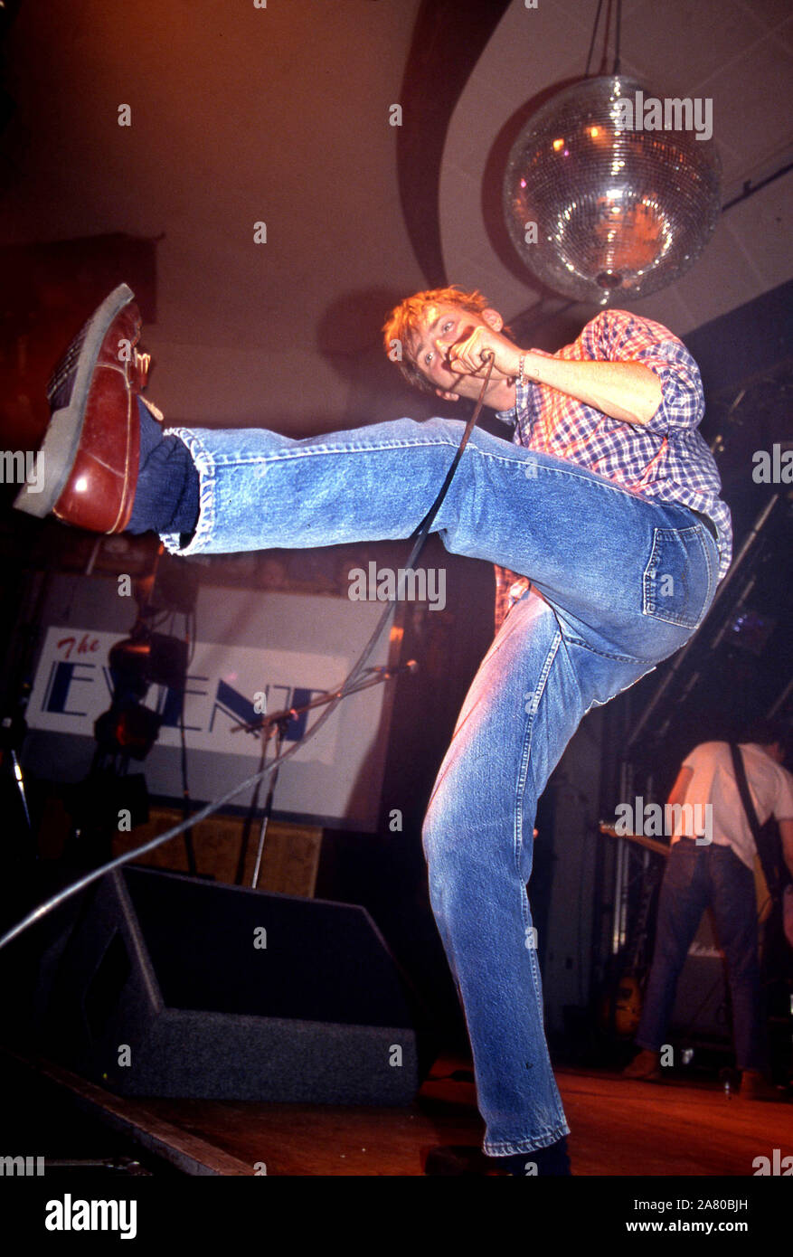 Damon Albarn on stage 1994 Stock Photo Alamy
