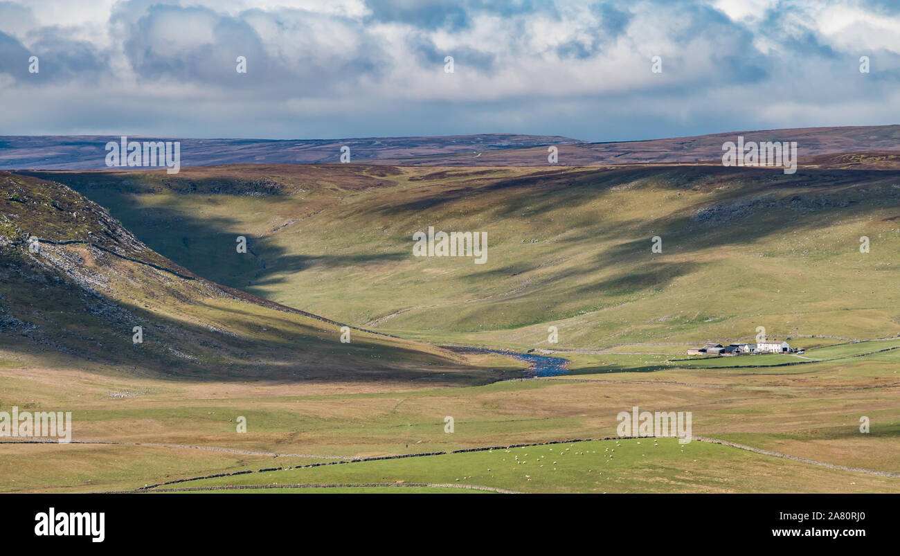 Upper Teesdale Landscape, the view towards Widdybank Fell from High Hurth Edge Stock Photo