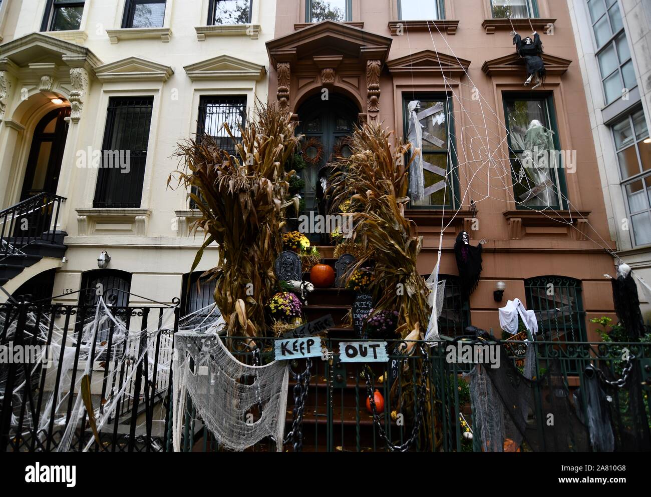 Manhattan new york halloween house hires stock photography and images