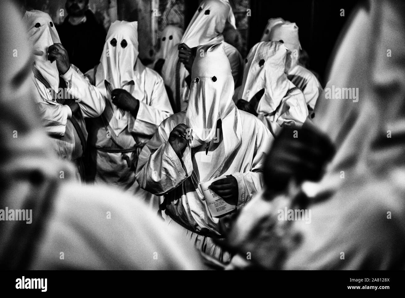 The knockers of Minori, hooded sinners who, while singing, tell the