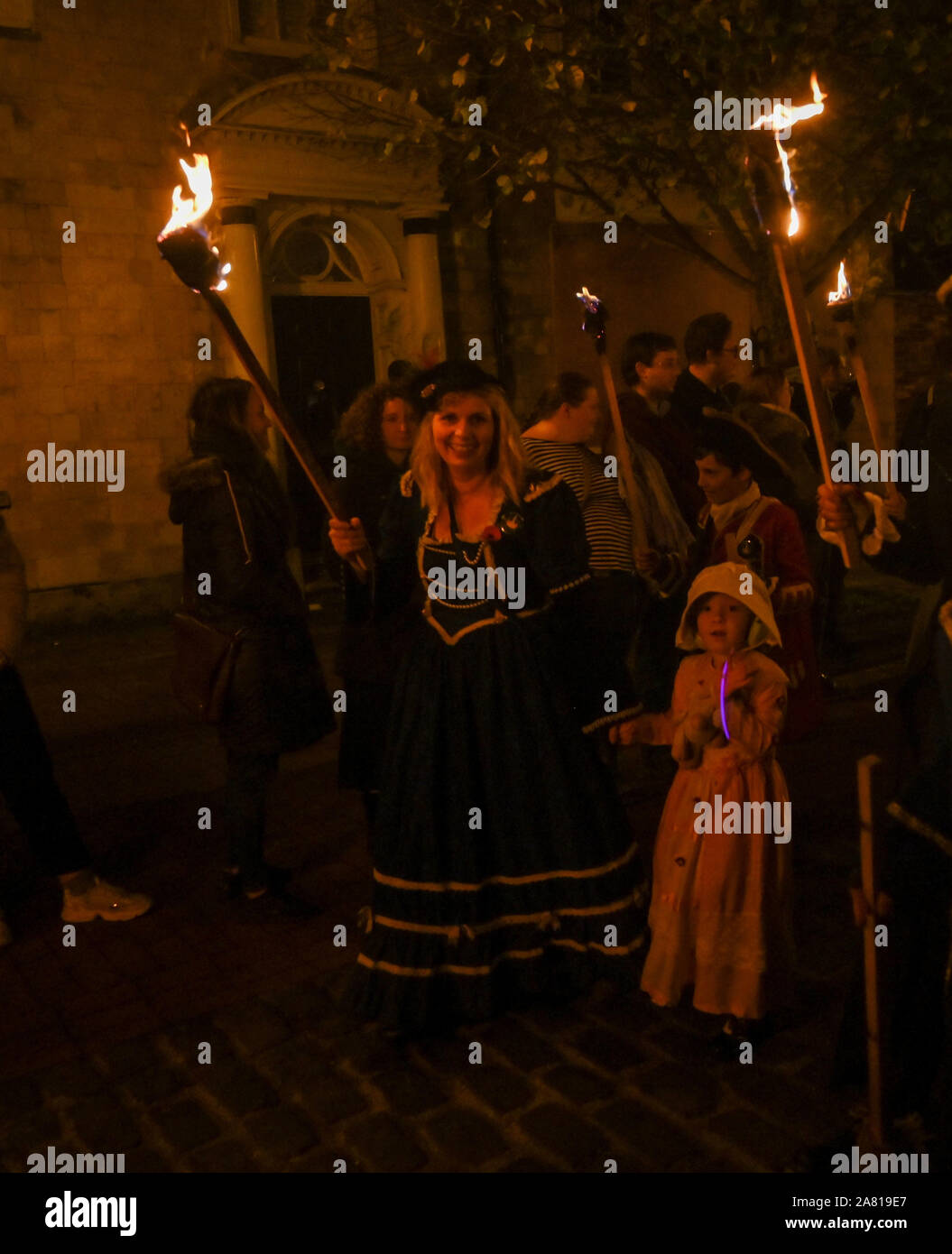 Bonfire night family hi-res stock photography and images - Alamy