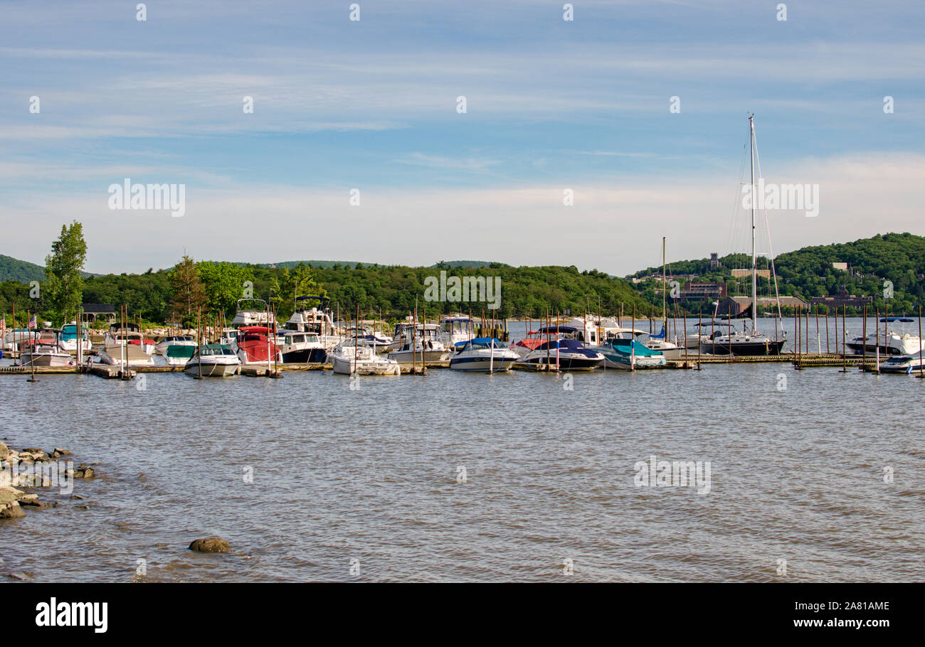 Hudson River, boats and sailboats docked in the water Cold Spring ...