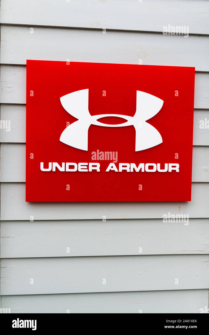 Under armour hi-res stock photography and images - Page 2 - Alamy
