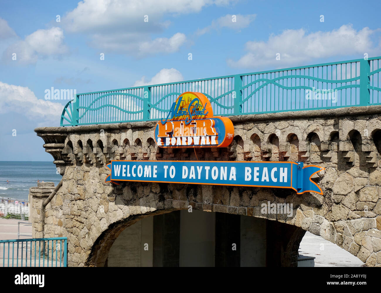 Welcome To Daytona Main Street Pier Sign Entrance Stock Photo - Alamy