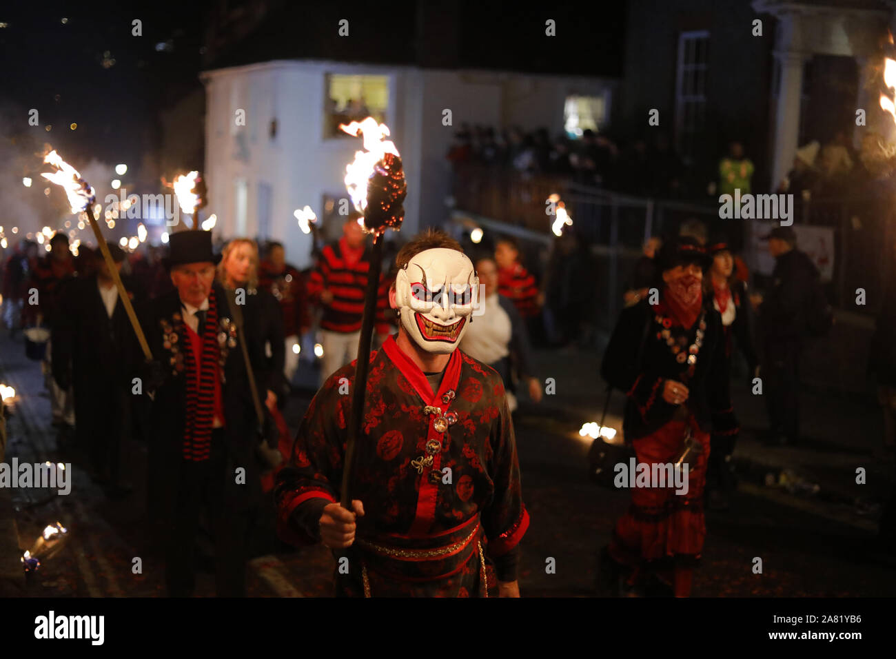 Lewes,UK.5th Nov 2019.Thousands of people flocked to Lewes this evening as the town celebrated its annual bonfire night tradition.Lewes, East Sussex,UK.Credit:Ed Brown/Alamy Live News Stock Photo