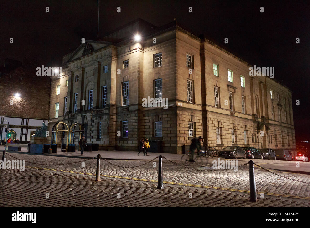 Edinburgh High Court photographed at night time Stock Photo Alamy