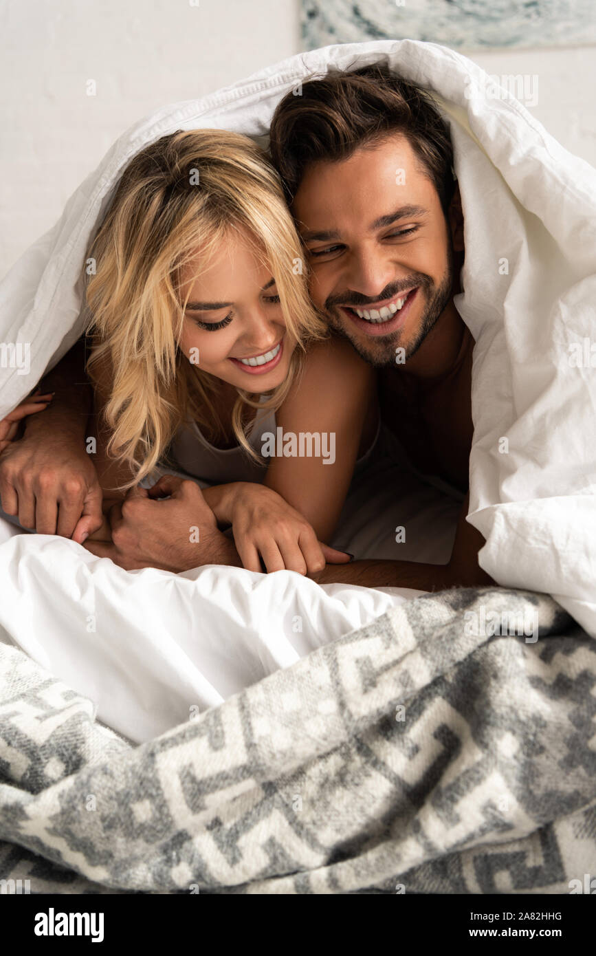 Under sheets in bed hires stock photography and images Alamy