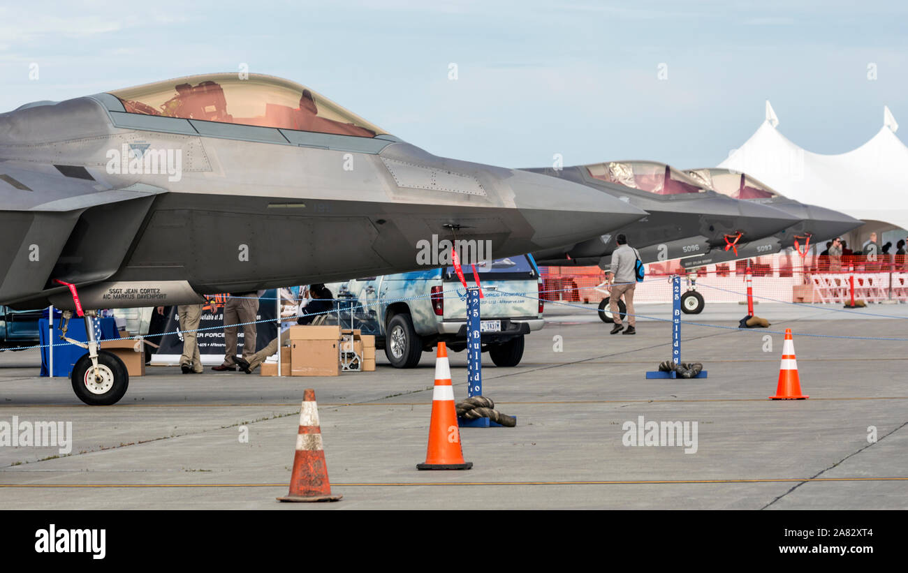 F22 front hi-res stock photography and images - Alamy