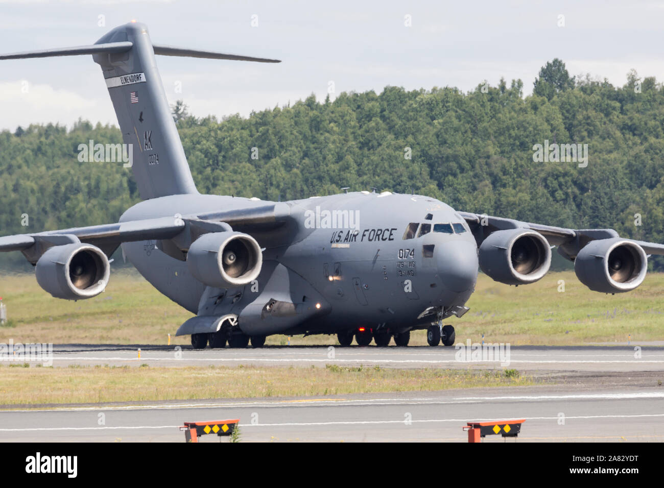 A United States Air Force C-17 Globemaster III performs at the 2018 ...