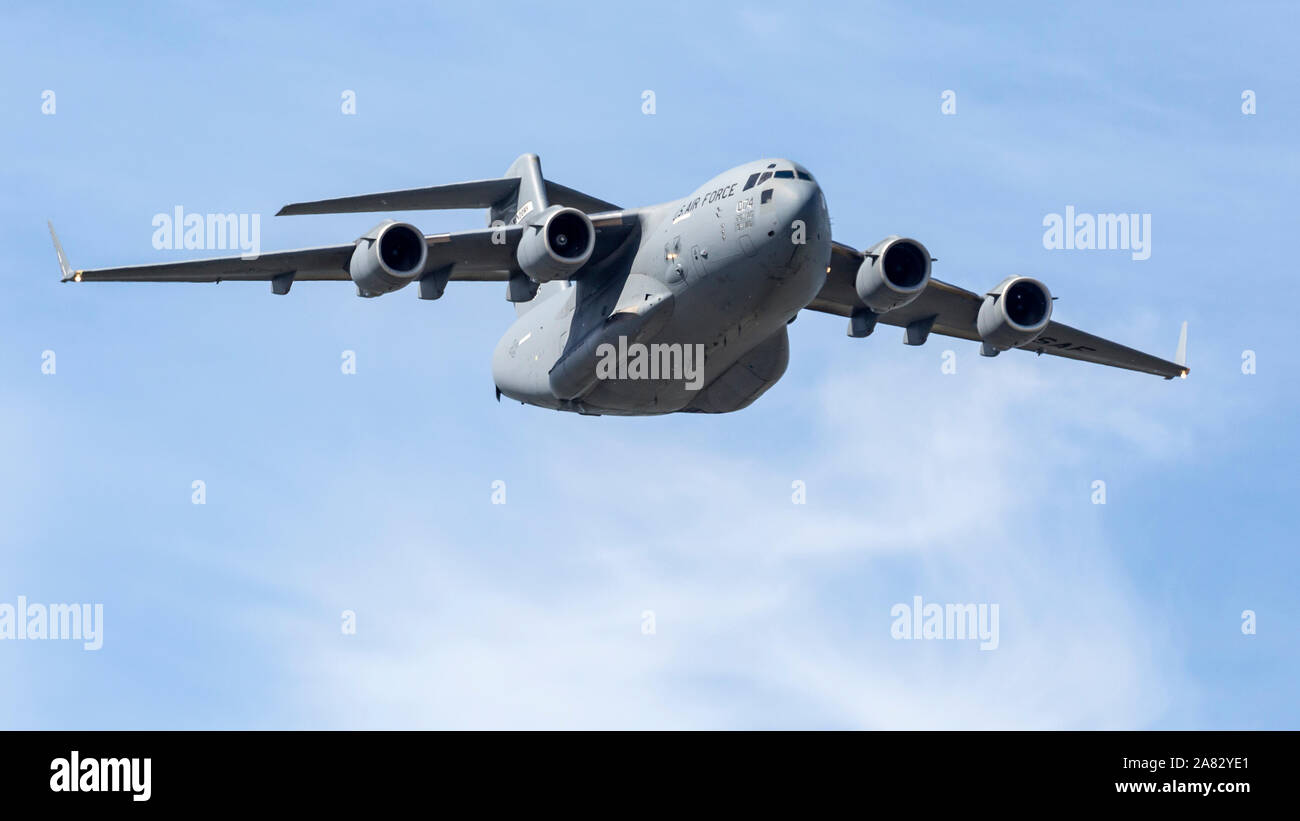 A United States Air Force C-17 Globemaster III performs at the 2018 ...
