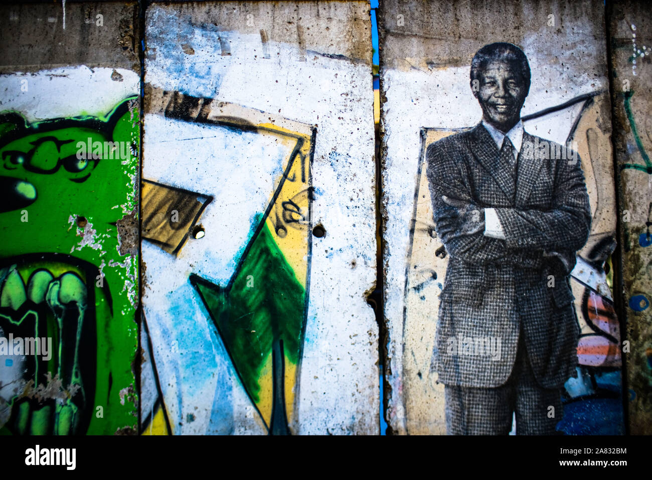 November 5, 2019 10 pieces of the Berlin Wall ‰Û" the longest segment