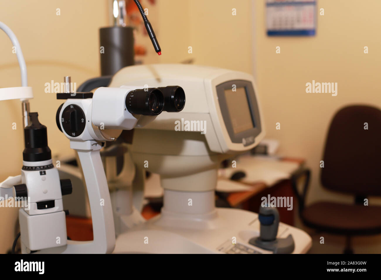 refractometer eye test machine in ophthalmology Stock Photo Alamy