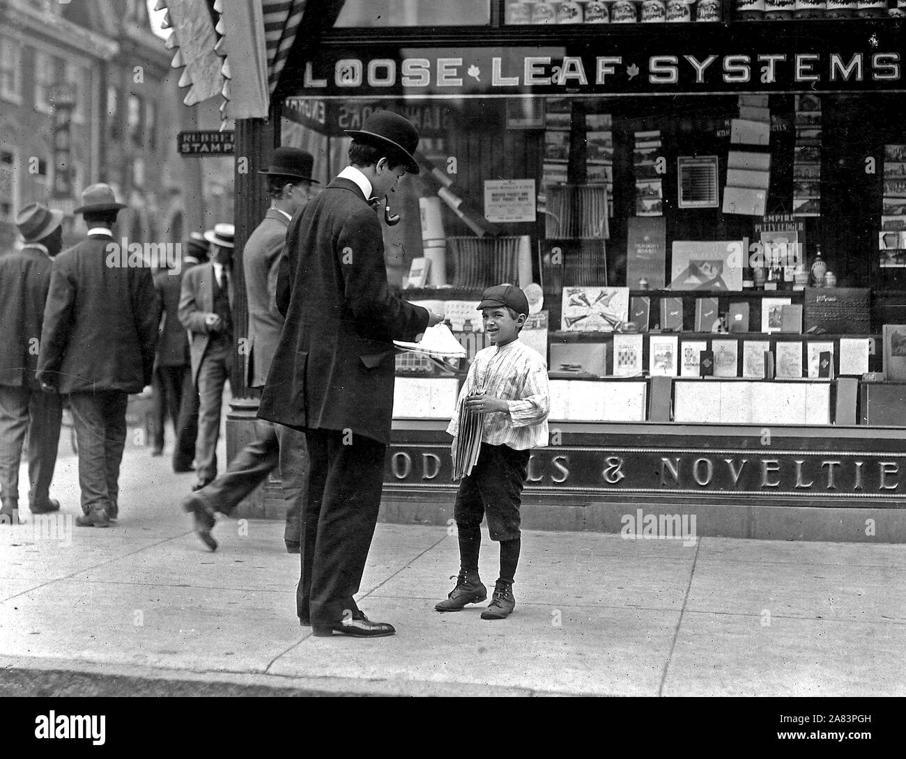 James Loqulla, a newsboy, 12 years old. Selling papers for 3 years, May 1910 Stock Photo