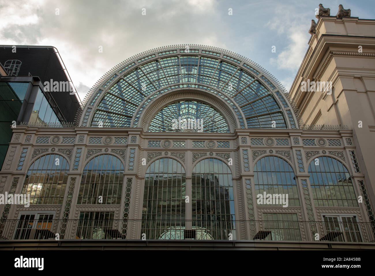 Glass roof of the royal opera house in covent garden hires stock